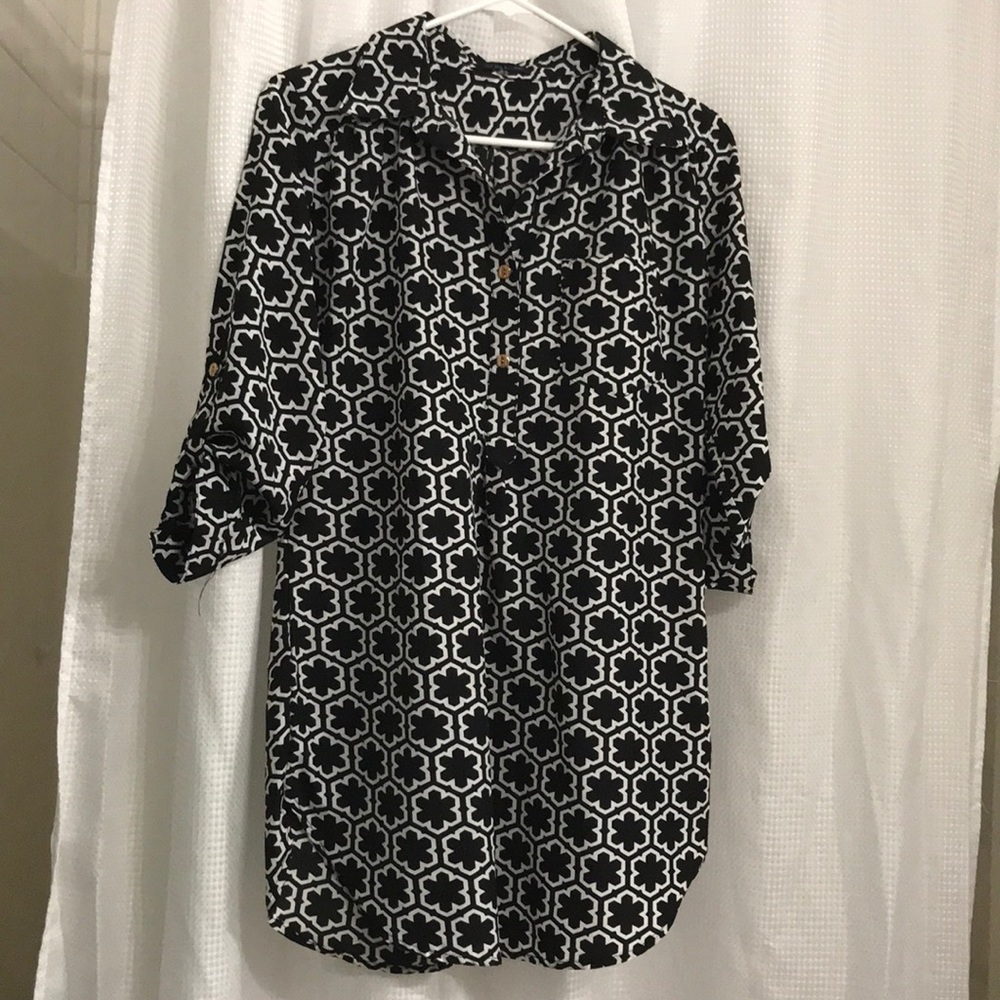 Black and white tunic dress